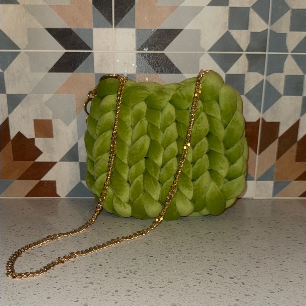 Luxe Green Braided Crossbody Bag with Gold Chain